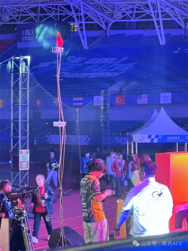 龍隊首創的超長信號接收天線