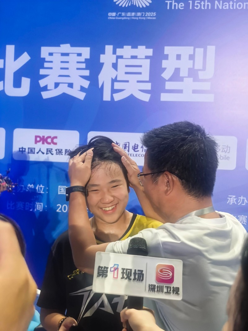 小白以近乎完美的表現奪得金牌